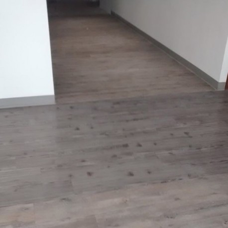 ZOCLO COEXTRUIDO GRIS MAR 6.35CM METRO LINEAL VINYLASA - Envío Gratuito